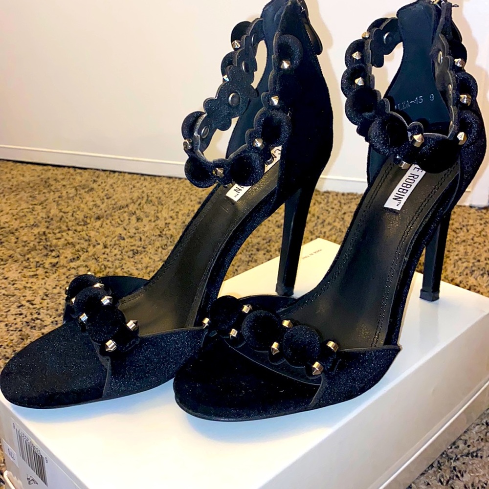 Cape Robbin black velvet stiletto-NEW!